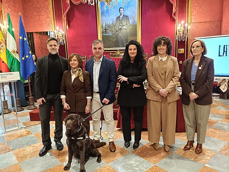 La historia de Aslan, el perro granadino que salva vidas, se convierte en videoclip